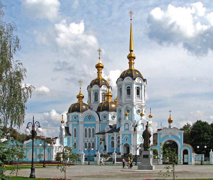 Храм Святого Священномученника Александра на ХТЗ, пр-т. Александровский,162А Храм Святого Священномученника Александра на ХТЗ, пр-т. Александровский,162А